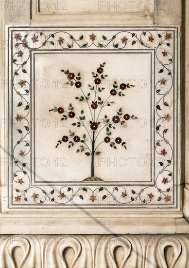 Close-up of marble decoration panel at Diwan-i-Khas hall