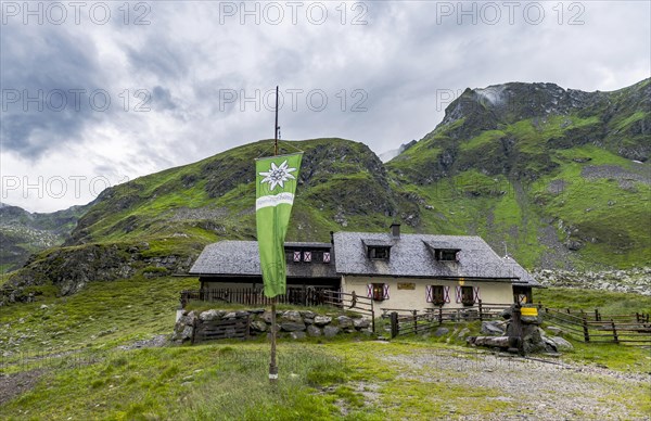Landawirseehutte with Alpine Club flag
