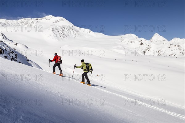 Ski mountaineers at ascent to Kollkuppe
