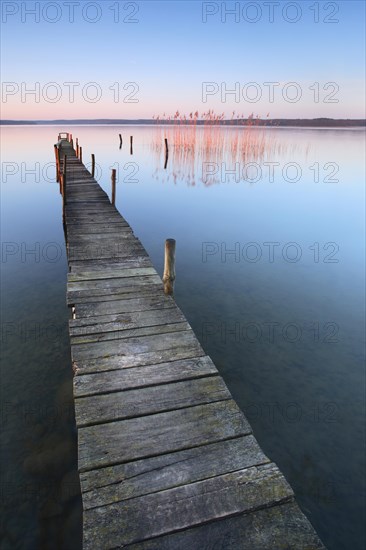 Narrow pier