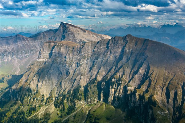 High Ifen with Hahlekopf at front and Pellingerkopfle