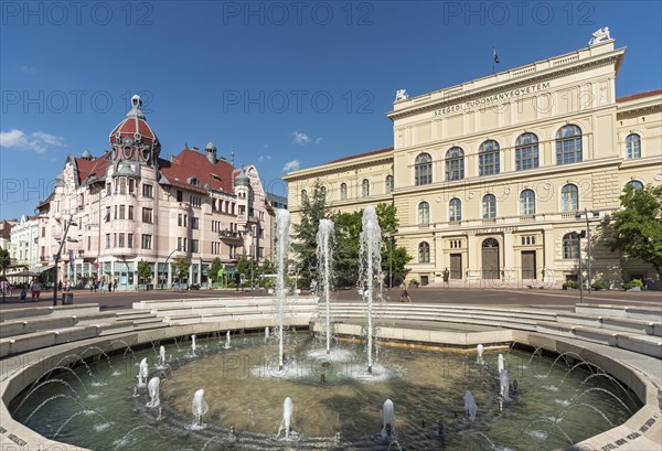 Dugonics Fountain Square with Unger-Mayer House and University building