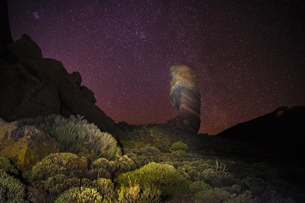 Roque Cinchado and Teide vulcano with starry sky