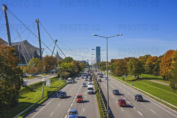 Road traffic at Georg-Brauchle-Ring