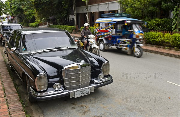 Mercedes-Benz S 280 vintage car with Laotian number plate