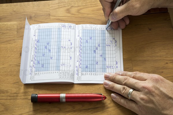 Diabetics keep his blood sugar diary