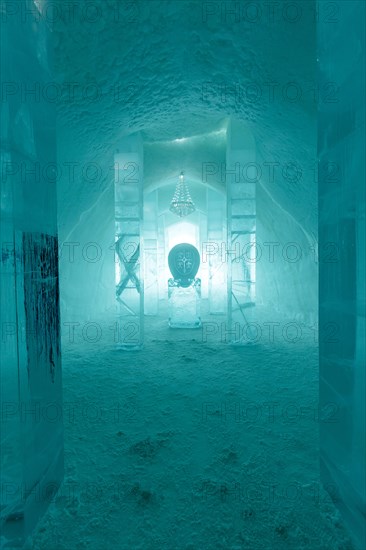 Entrance hall with sculpture and chandelier made of ice