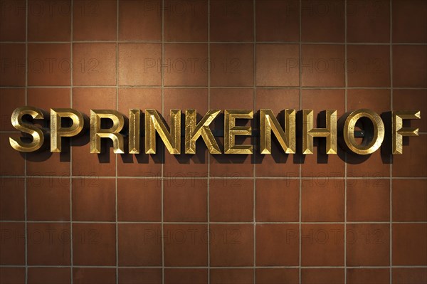 Lettering in the stairwell from the Kontor building Sprinkenhof