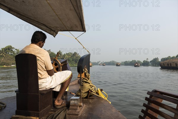 Boatman on kettuvallam