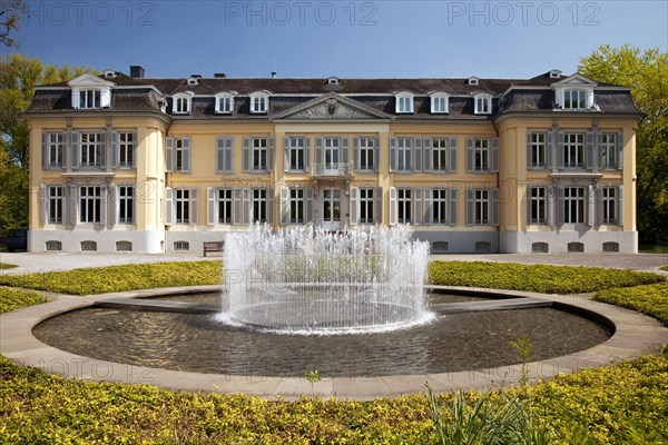 Art museum Schloss Morsbroich with the fountain sculpture Water Island