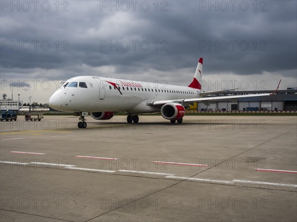 Airplane of Airline Austrian at Rollfeld