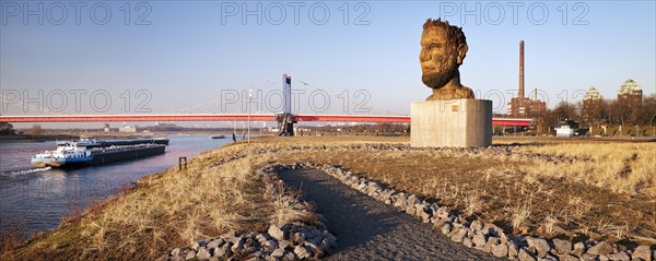 Sculpture echo of Poseidon