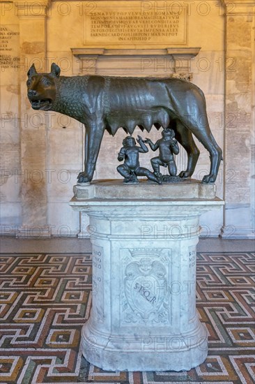 Bronze statue of the Capitoline Wolf