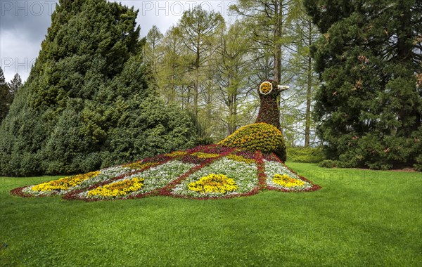 Flower sculpture