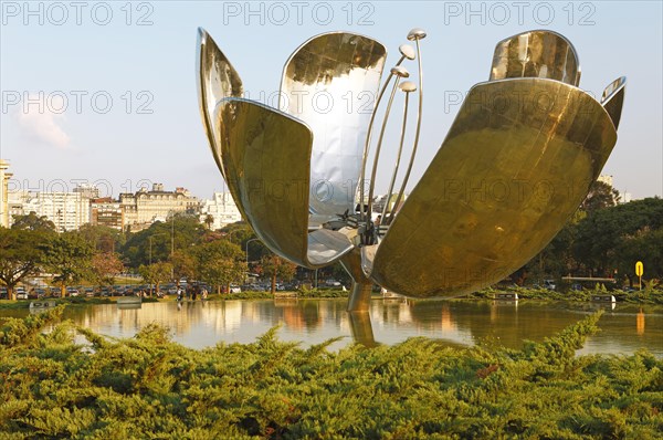 Monument Floralis Generica