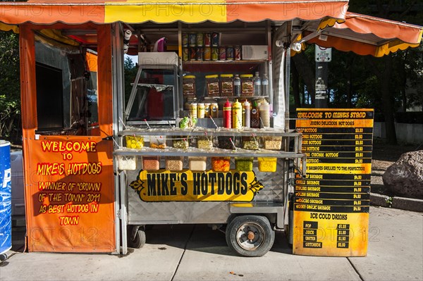 Mobile food stall
