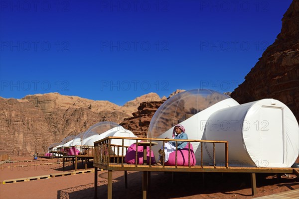 Inflatable Hotel cubes with view at the stars