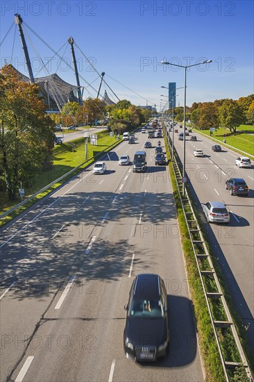 Road traffic at Georg-Brauchle-Ring