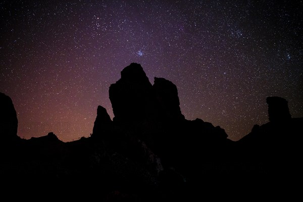 Roque Cinchado and Teide vulcano with starry sky