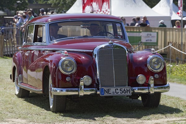 Mercedes-Benz 300 Limousine