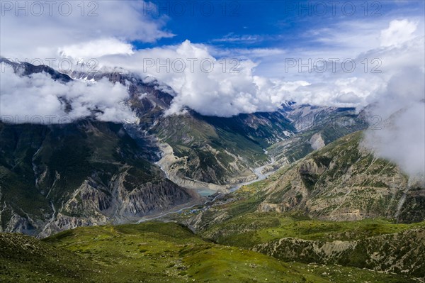 View over Upper Marsyangdi valley