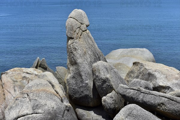 Grandfather Rock Hin Ta