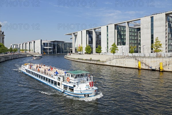 Sightseeing boat on the Spree