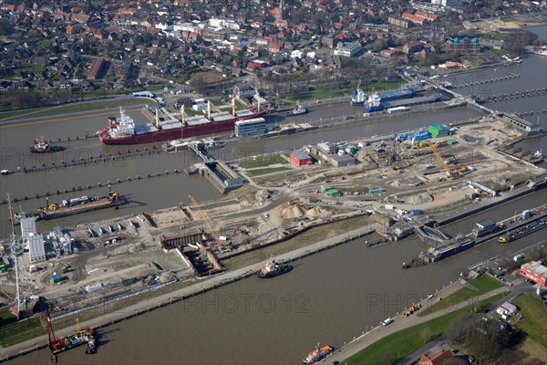 Cargo ships at Brunsbuttel Lock