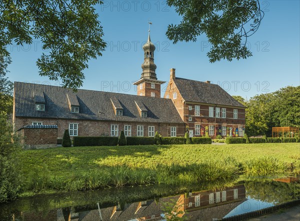Husum Castle