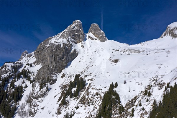 Summit Les Jumelles
