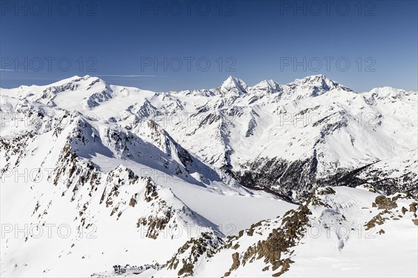 View from the top rear Hintere Nonnenspitze in Martell valley