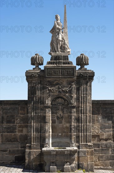 Fountain figure with obelisk