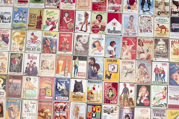Collection of many old assorted match boxes