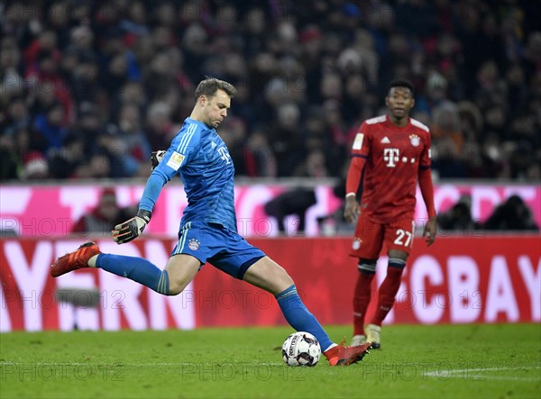 Goalkeeper Manuel Neuer FC Bayern Munich on the ball