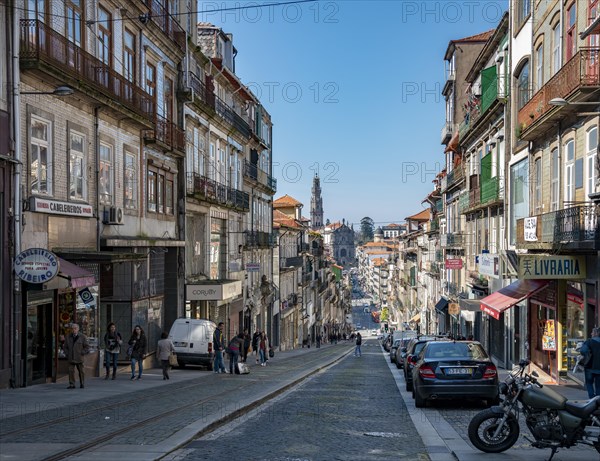 Road downhill to the church Igreja dos Clerigos