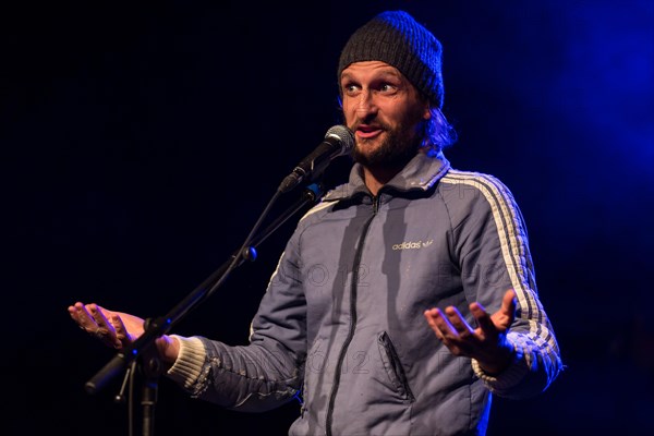 The Swiss singer and songwriter Shem Thomas live at the Schuur Lucerne
