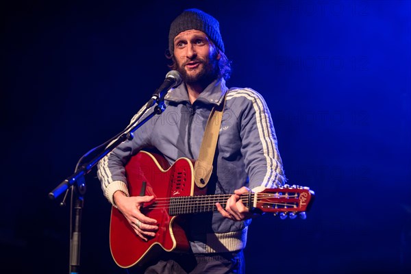 The Swiss singer and songwriter Shem Thomas live at the Schuur Lucerne