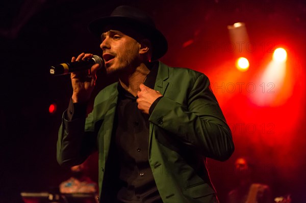 The Swiss reggae and ragas singer Dodo live in the Schuur Lucerne