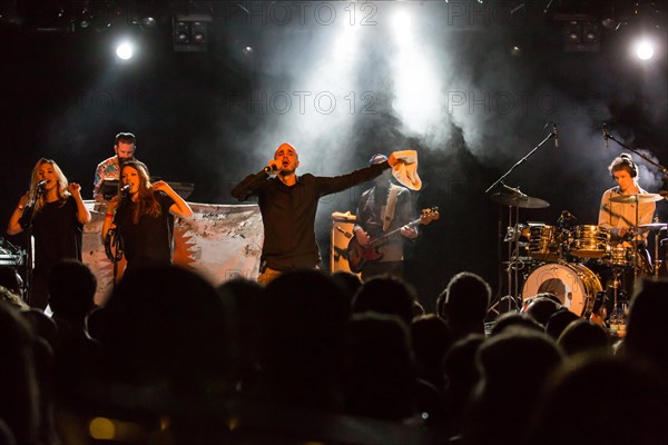 The Swiss reggae and ragas singer Dodo live in the Schuur Lucerne