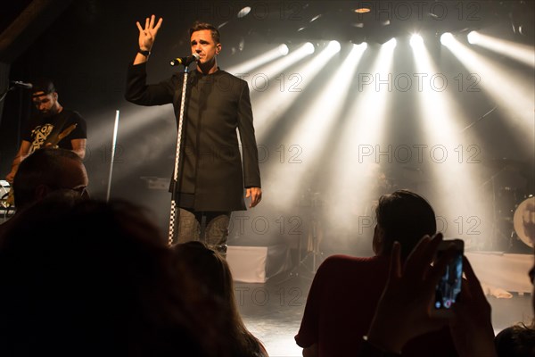 The soul singer and musician Jan Dettwyler aka Seven live with band in the Schuur Lucerne