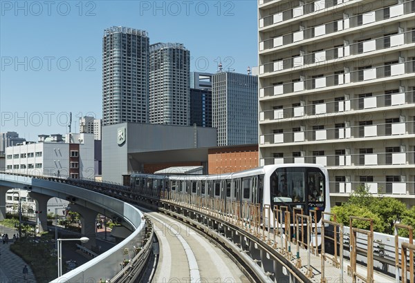 Yurikamome automated train in Daiba