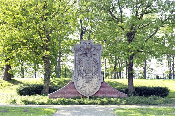 Coat of arms eagle of the former high bridge Grunental from 1893 over the Kaiser-Wilhelm-Kanal