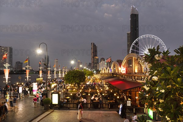 Asiatique the Riverfront at dusk