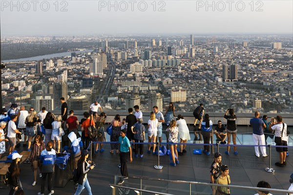 Visitor on the viewing platform of Maha Nakhon Tower