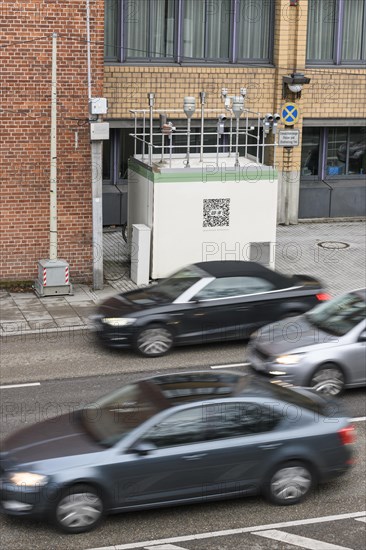Fine dust measuring station on busy road