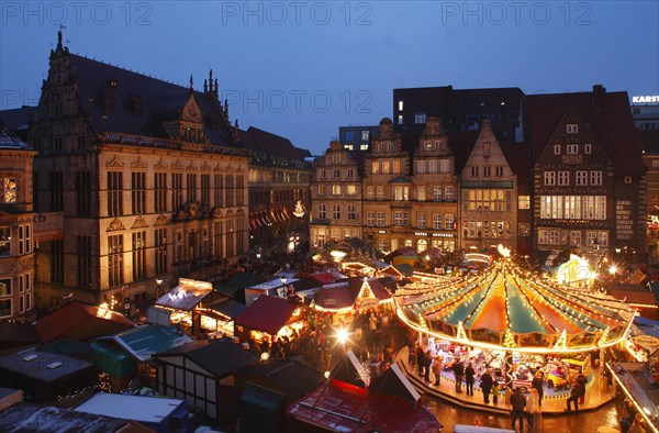 Christmas Market at the Market Square with House Schutting
