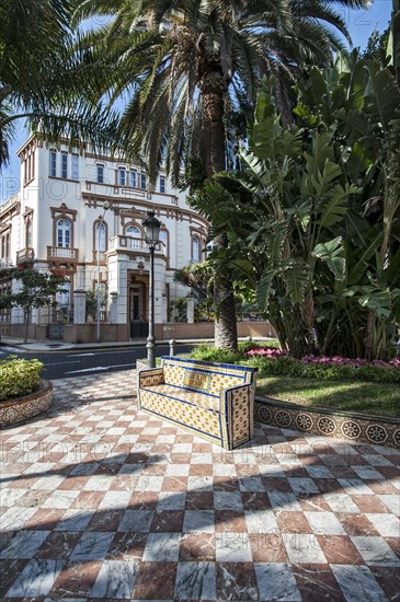 Benches with Azulejo tiles at Plaza 25 de Julio