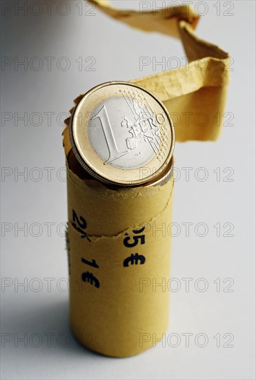 Roll with 1 euro coins