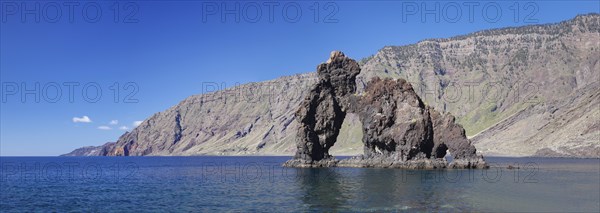 Las Playas Bay with the rock arch Roque de Bonanza