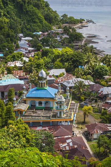 Lonthor with mosque